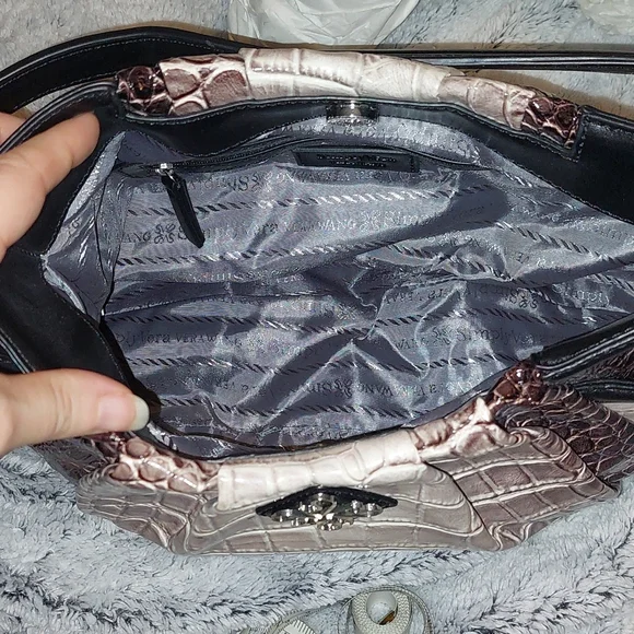 NWT Vera Wang Hobo Alligator purse - Picture 4 of 6